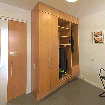 Garderobenschrank im Flur